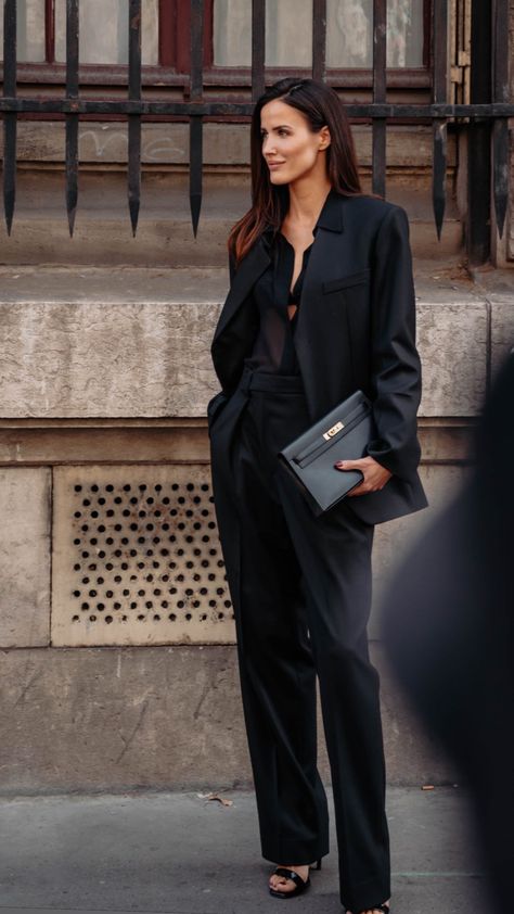 Hermes Paris fashion week Alex Riviere Style, Alex Riviere, Summer Evening Outfit, Fashion 1990s, Fashion 1970s, Fashion 1960s, Daily Outfit Inspiration, 1990s Fashion, Smart Outfit