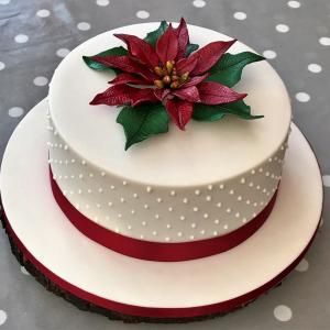 Fondant Christmas Cake, Winter Torte, Fruit Christmas, Christmas Cakes Easy, Christmas Themed Cake, Christmas Cake Designs, Christmas Cake Decorations, Xmas Cake, Chocolate Cake Decoration