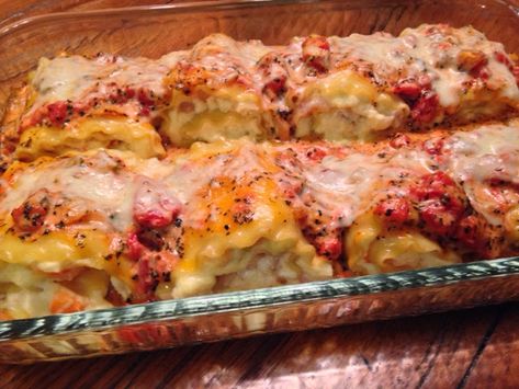 Messy Cookin: Shrimp Lasagna Roll Ups Seafood Lasagna Roll Ups, Shrimp Lasagna Roll Ups, Shrimp Lasagna Recipe, Tomato Basil Cream Sauce, Shrimp Lasagna, Basil Cream Sauce, Seafood Lasagna Recipes, Lasagna Roll Ups, Seafood Lasagna