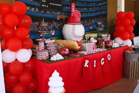 Angels Baseball Party, La Dodgers Birthday Party, Sports Birthday Party Ideas, Dodgers Birthday Party, Kickball Party, Baseball Birthday Party Ideas, Baseball Theme Birthday, Baseball First Birthday, Baseball Theme Party