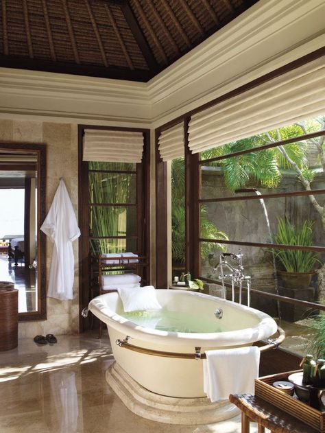 spectacular_four_seasons_bathrooms_13 Dream Bath, Garden Bathroom, Outdoor Bathrooms, Dream Bathrooms, Dream Bathroom, Beautiful Bathrooms, Bathroom Inspiration, One Bedroom, My Dream Home