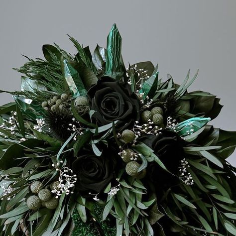 Wedding Flowers With Crystals, Green Goth, Moonlight Wedding, Green Wedding Flowers, Crystal Bouquet, Green Bouquet, Goth Wedding, Dark Wedding, Ceremony Ideas