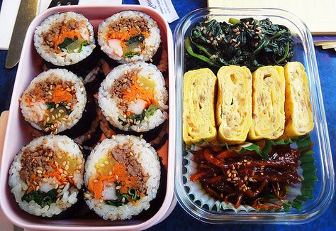 I didn't know that Korea has a tradition of creating beautiful lunch boxes similar to bento.  Some of these components are available in Ann Arbor restaurants. Healthy Korean Lunch, Korean Lunch Box, Korean Lunch, Korean Side Dishes, Korean Food Recipes, Bento Box Ideas, Cheap Recipes, Bento Ideas, K Food