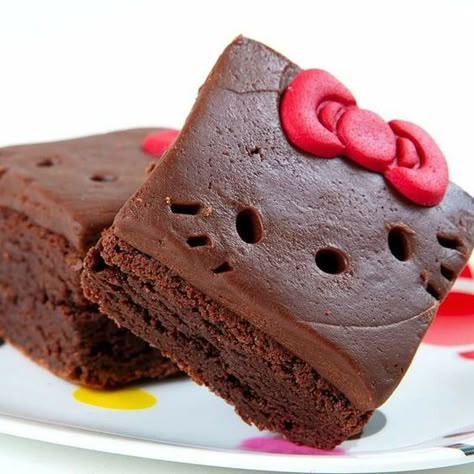 Hello Kitty Brownies, Hello Kitty Chocolate Cake, Hello Kitty Desserts, Hello Kitty Snacks, Hello Cafe, Bolo Da Hello Kitty, Hello Kitty Cookies, Hello Kitty Food, Pastel Cupcakes