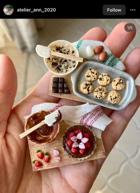 Miniture Food, Clay Magnets, Diy Doll Miniatures, Mini Doll House, Clay Diy Projects, Mini Craft, Tiny Food, Cute Polymer Clay, Clay Food