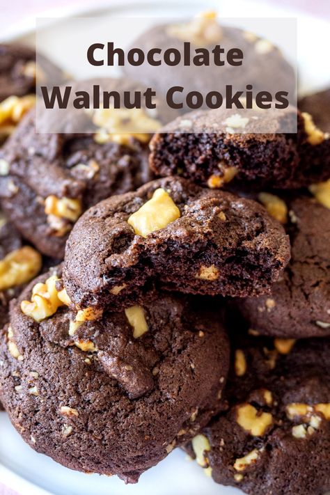 Walnut Cookies Recipe, Chocolate Walnut Cookies, Walnut Cookie Recipes, Chocolate Chip Walnut Cookies, Dark Chocolate Cookies, Fresh Baked Cookies, Walnut Cookies, Scotch Bonnet, Homemade Chocolate