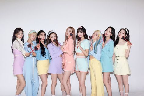 TWICE #FormulaOfLove photos on ELLE Interview || #twice #nayeon #jeongyeon #momo #sana #jihyo #mina #dahyun #chaeyoung #tzuyu Pc Walpaper, Twice Group, Twice Chaeyoung, Twice Kpop, Hottest 100, Set Me Free, Latest Albums, Halsey, Korean Pop