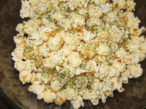 Dill Pickle Popcorn Seasoning Recipe, Dill Pickle Popcorn Seasoning, Dill Pickle Popcorn, Pickle Popcorn, Popcorn Seasoning Recipes, Pickle Seasoning, Pickle Vodka, Dill Pickle Recipe, Popcorn Snacks