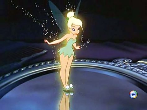 tinkerbell Bad Disney Characters, Peter Pan Characters, Tinkerbell Fairy, Animation Disney, Peter Pan And Tinkerbell, Images Disney, Film Disney, Disney Shoes, Disney Fairies