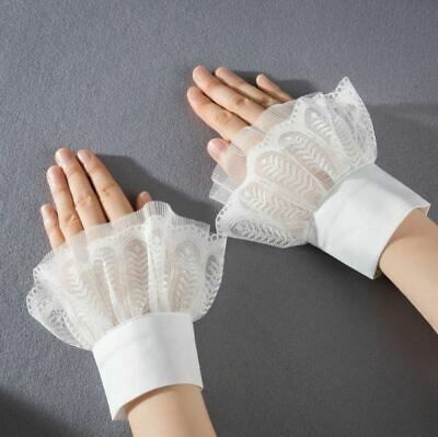 Manset Lengan, Anting Manik, Lace Fingerless Gloves, Gloves Fashion, Fake Collar, Lace Cuffs, Sleeves Designs For Dresses, Lace Gloves, Fantasias Halloween