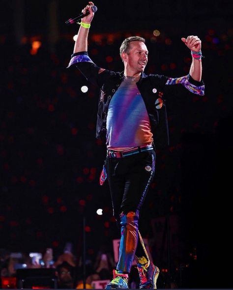 Coldplay Band, Bands Pictures, Coldplay Chris, Cold Play, Chris Martin Coldplay, Spotify Wrapped, Band Outfits, Chris Martin, Louis Armstrong