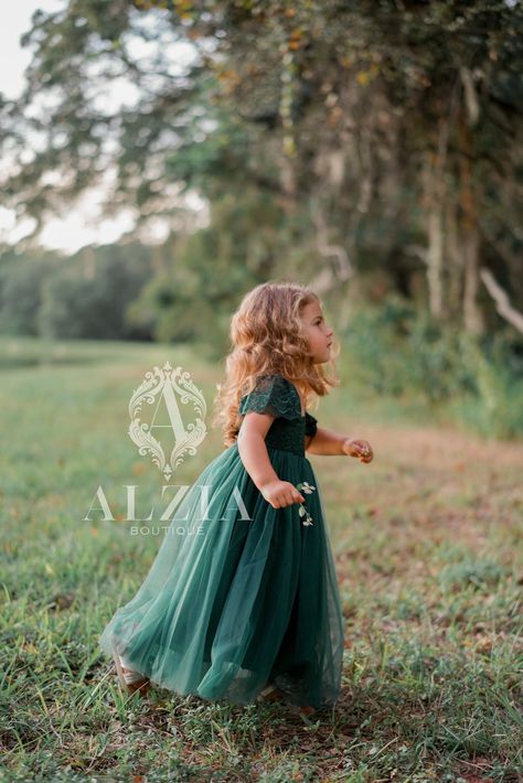 Emerald Green Flower Girl Dress, Spring Flower Girl Dress, Boho Wedding, Tulle Dress for Little Girls Emerald Green Flower Girl Dress, Green Flower Girl Dresses, Emerald Green Dress, Sage Green Floral, Emerald Green Weddings, Tulle Flower Girl, Tulle Flowers, Wedding Winter, Flower Girl Dresses Tulle