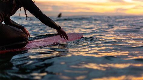 Surfing Desktop Wallpaper, Surf Wallpaper Desktop, Surfing Laptop Wallpaper, Surf Macbook Wallpaper, Surfing Aesthetic Wallpaper Laptop, Surf Laptop Wallpaper, Surf Wallpaper Laptop, Beachy Wallpapers For Laptop, Summer Wallpaper Laptop Backgrounds