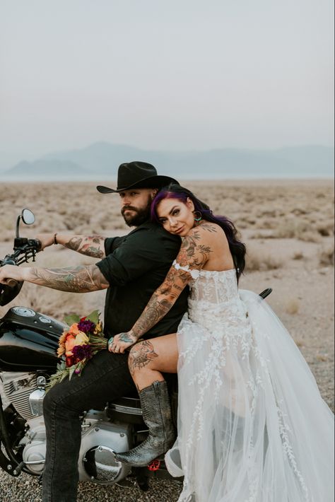 Biker Wedding Pictures, Wedding Dress Motorcycle, Biker Wedding Rings, Wedding Harley Davidson, Wedding Pictures Motorcycle, Harley Davidson Wedding Photos, Wedding Dress And Tattoos Brides, Harley Wedding Pictures, Boho Biker Wedding