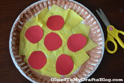 Paper Plate Pizza Craft, Paper Plate Pizza, Pizza Preschool, Letter P Crafts, Pizza Craft, Valentine Pizza, Pizza Shapes, Paper Plate Crafts For Kids, Apple Core