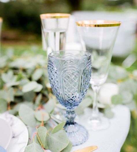 Light Blue Water Goblet Carousel & Gold Rim Champagne Flutes Blue Water Goblets Wedding Table, Blue Water Glasses Wedding, Blue Water Goblets Wedding, Glasses Table Setting, Wedding Table Settings Blue, Blue Vintage Wedding, Blue Water Goblets, Wedding Goblets, Boho Braid