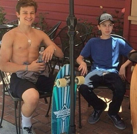 Hayden Byerly  Gavin MacIntosh Gavin Macintosh, Foster Cast, Hayden Byerly, The Fosters Tv Show, Noah Centineo, Preppy Men, Gay Rights, Fear The Walking, Abc Family