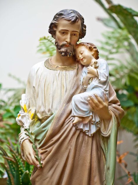 Nativity Images, Christmas Nativity Images, St Joseph Statue, Work Video, Jesus Cartoon, Catholic Pictures, Catholic Statues, Cross Wallpaper, Crucifixion Of Jesus