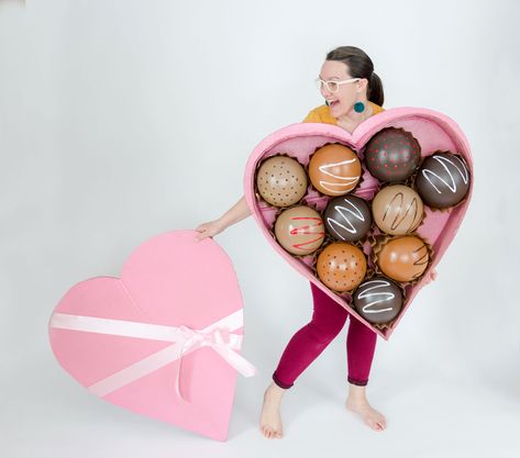 Valentines day costume, box of chocolate costume, DIY heart shaped costume, DIY chocolate costume, DIY box of chocolates costume, oh yay studio costume challenge, how to make a halloween costume, easy costume ideas Chocolate Costume Diy, Chocolate Costume, Valentine Costume, Kids Valentine Party, Halloween Costumes To Make, Candy Costumes, Box Costumes, Blowing Up Balloons, Giant Candy