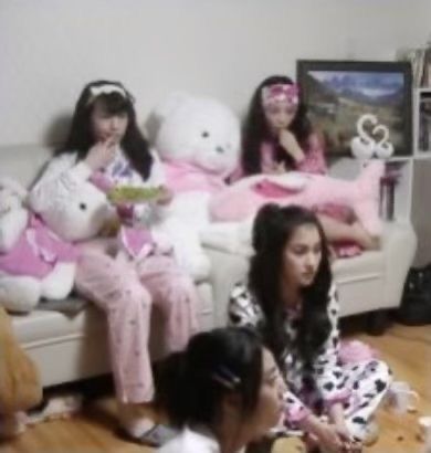 Kara Kpop Group, Girl Group Aesthetic, Kara Kpop, Y2k Pink Aesthetic, Fashion Pajamas, Park Gyuri, The Cardigans, Y2k Pink, Japanese Aesthetic