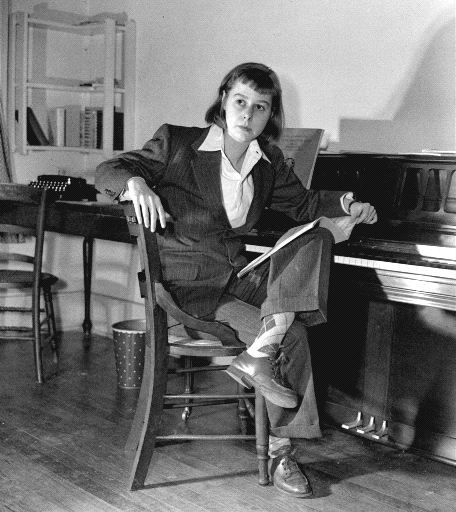 Carson McCullers Personality Crisis, Carson Smith, Carson Mccullers, Suzanne Vega, Karen Blixen, Woman Authors, Women Writers, James Joyce, Writers And Poets