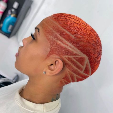 Women With Fades, Fade Haircut Women, Low Cut Hairstyles, Short Hair Designs, Shaved Hair Cuts, Short Shaved Hairstyles, Shaved Hair Designs, Natural Hair Cuts, Taper Fade Haircut