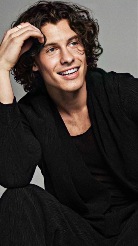 Cute Shawn Mendes, Shawn Mendes Hair, Long Curly Hair Men, Shawn Mendes Shirtless, Shawn Mendes Wallpaper, Curly Hair Men, Dec 30, Long Curly Hair, Long Curly