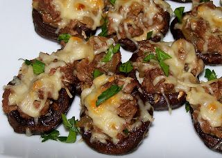 Drunken Mushrooms Recipe, Mushroom Bites, Deer Food, Mushroom Appetizers, Mushroom Dish, Deer Meat, Wild Game Recipes, How To Cook Mushrooms, Venison Recipes