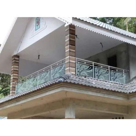 Staircase Glass Design, Railing Outdoor, Stainless Steel Stair Railing, Glass Balcony Railing, Balcony Glass Design, Steel Railing Design, Railing Designs, Glass Etching Designs, Staircase Railing Design