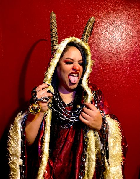 Used Spirit Halloween Krampus animatronic robe, horns and chains for this  photo shoot. Krampus Halloween Costume, Krampus Costume Women, Krampus Outfit, Krampus Photoshoot, Krampus Makeup, Female Krampus, Krampus Costume, Fantasy Ball, Demon Costume