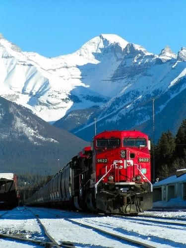 Banff National Park Canadian National Railway, Canadian Pacific Railway, Railroad Pictures, Railroad Photos, Old Trains, Train Photography, Train Pictures, Train Journey, Quebec Canada