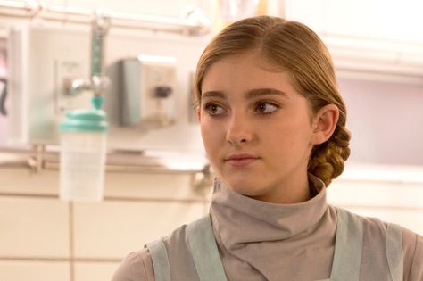 Prim Everdeen, Primrose Everdeen, Hunger Games Dr, Willow Shields, Hunger Games Characters, Hunger Games Movies, The Hunger Games Mockingjay, District 12, The Hunger Games Catching Fire