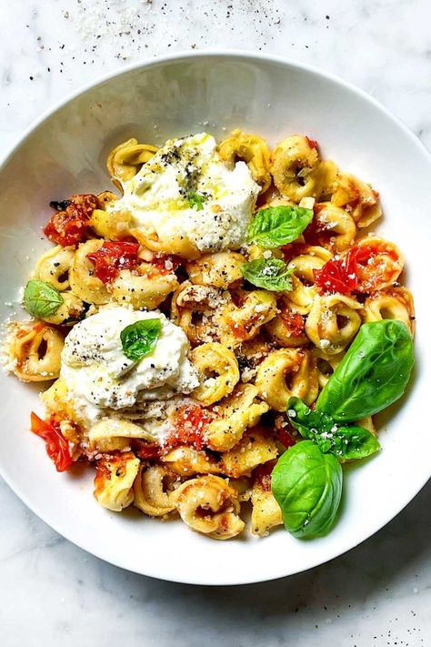 Tortellini Pomodoro With Burrata | foodiecrush.com Tortellini Pomodoro, Burrata Recipes, How To Make Tortellini, Pomodoro Recipe, Christmas Pasta, Burrata Recipe, Yummy Pasta, Make Ahead Salads, Tortellini Recipes