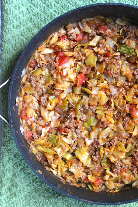 Amish One Pan Ground Beef and Cabbage Skillet Beef And Cabbage Skillet, Optavia 30, Optiva Recipes, Optavia Diet, Optavia Hacks, Cabbage Skillet, Optavia Meals, Medifast Recipes, Ground Beef And Cabbage