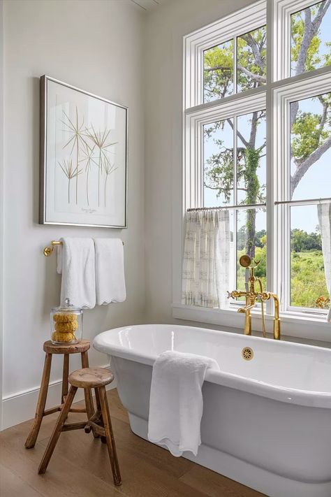 Allison Elebash Interior Design | 2024 Southern Living Idea House Allison Elebash Interior Design, Southern Living Idea House 2023, Southern Bathroom Ideas, Southern Cottage Interiors, Southern Living Kitchen, Interior Design 2024, Southern Living Idea House, Southern Cottage, Southern Elegance