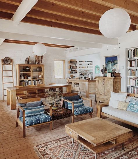 Surf Shack Style, Malibu Beach House, Log Cabin Interior, Do Not Be Deceived, Earthy Home, Beach House Interior Design, Malibu Beach, Florida Home, Dream House Decor