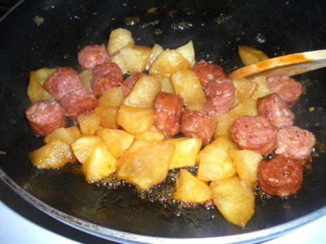 Sausage And Apples, Country Fried Chicken, Light Lunches, Apple Sausage, Fried Apples, Dutch Oven Recipes, Mood Food, Steamed Vegetables, Light Lunch