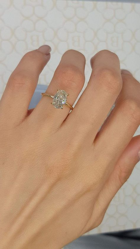 Gold Oval Engagement Ring, Gold Band Engagement Rings, Dream Wedding Ring, Oval Solitaire Engagement Ring, Solitaire Diamond Engagement Ring, Engagement Ring Inspiration, Cute Engagement Rings, Oval Cut Engagement Ring, Future Engagement Rings