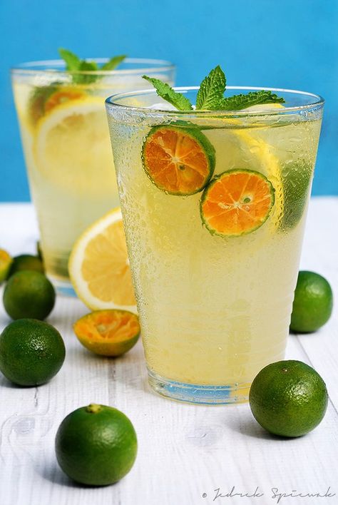 Juice Photography, Good Lemonade Recipe, Coconut Water Smoothie, Making Drinks, Calamansi Juice, Best Lemonade, Drinks Photography, Filipino Cuisine, Lemonade Recipe