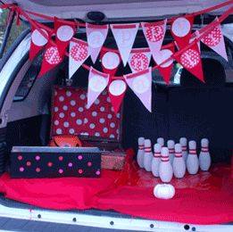 Bowling pins in the back of the suv Bowling Trunk Or Treat, Jeep Trunk Or Treats, Jeep Trunk, Fall Festival Games, Patch Party, Pumpkin Patch Party, Family Ministry, Sno Cones, Kid Life