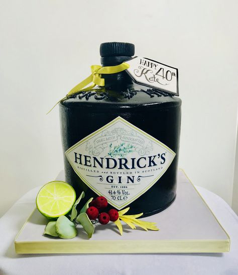 Hendricks gin cake Gin Themed Birthday Cake, Gin Birthday Cake Ideas, Gin Cake Birthday, Gin Cake Design, Gin Cake, Thirty Cake, Decor Tort, Minimalist Cake, Bottle Cake