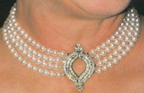 290528ed24fb21845d772c8a3cce0b05 Royals Jewellery, Royal Necklaces, Queen Elizabeth Jewels, Royal Necklace, Royal Jewellery, Japanese Pearls, Queens Jewels, Royal Tiaras, Family Jewels