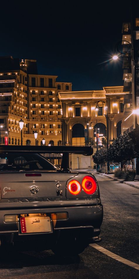 Skyline Gtr R34 Wallpapers Iphone, Vintage Aesthetic Room Ideas, Ideas For The Room, Wallpaper Car Aesthetic, Night Car Snap, 90s Japanese Cars, Mercedes Sports Car, Vintage Aesthetic Room, R34 Skyline