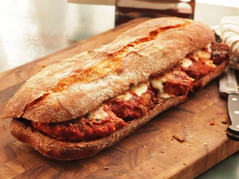 Grilled Chicken Parmesan Recipe, Chicken Parmesan Sandwich Recipe, Parmesan Sandwich, Parm Chicken, Grilled Chicken Parmesan, Chicken Parmesan Sandwich, Best Grilled Chicken, Chicken Alfredo Lasagna, Alfredo Lasagna