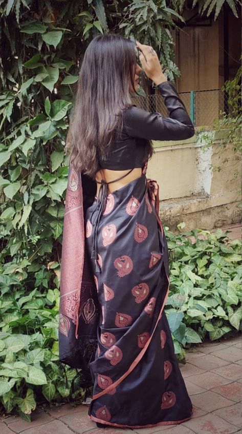 Black Blouse Full Blouse Designs Saree, Full Sleeve Blouse Designs Saree, Blouse Designs Latest Full Sleeve, Black Blouse Designs For Saree, Full Sleeve Blouse Designs, Black Banarasi Saree, Sleeve Blouse Designs, Saree Outfits, Farewell Saree