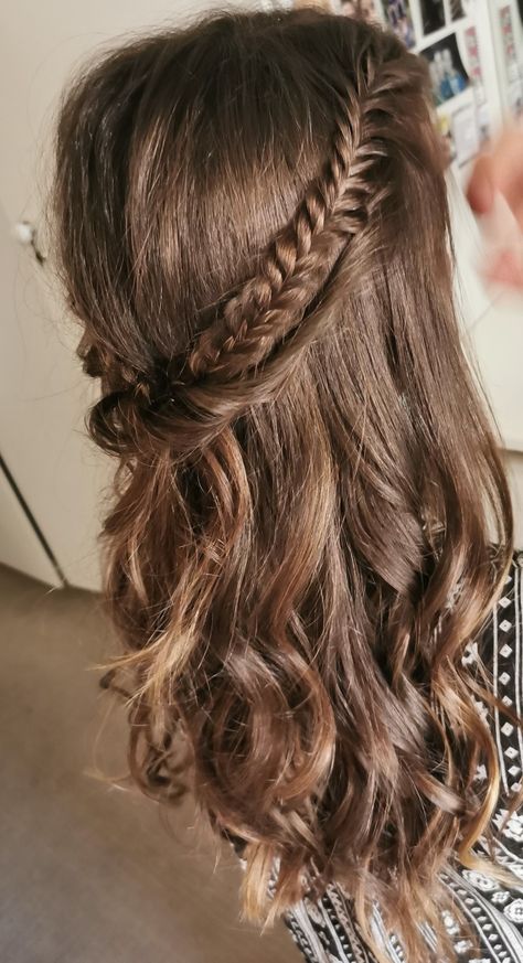 Fish Tail Hairstyles, Fish Braid Hairstyles, Fish Plait, Braid Hair Style, Fish Braid, Braid Hairstyle Ideas, Fish Tail Side Braid, Fishbone Braid, Fishtail Hairstyles