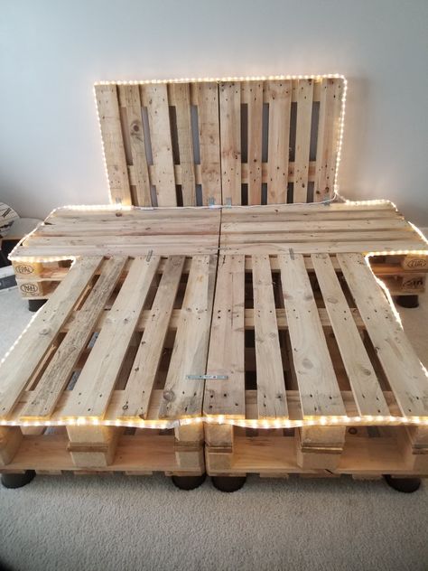 Pallet Bed Frame Diy, Wood Pallet Beds, Pallet Bed Frame, Aesthetic Grey, Western Bedroom Decor, Diy Pallet Bed, Western Rooms, Pallet Bed, Diy Bed Frame