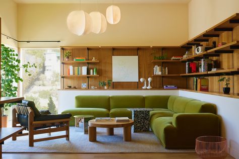 A Modernist Renovation to a 1938 Los Angeles Home - Mid Century Home Modernist Living Room, Green Velvet Sofa Living Room Ideas, Modernist Sofa, Green Velvet Sofa Living Room, Mid Century Renovation, Modernist Interior, Mid Century Home, Green Velvet Sofa, Century Home