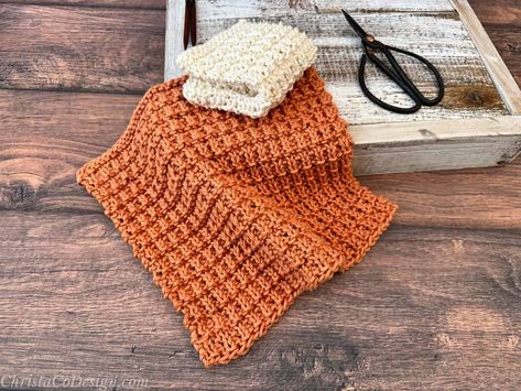 Pumpkin orange and white dishcloths on wood square. Knit Washcloths, Knitted Washcloths, Dishcloth Knitting Patterns, Knitting Basics, Washcloth Pattern, Chunky Knit Hat, Knit Dishcloth, Simple Texture, Easy Knit