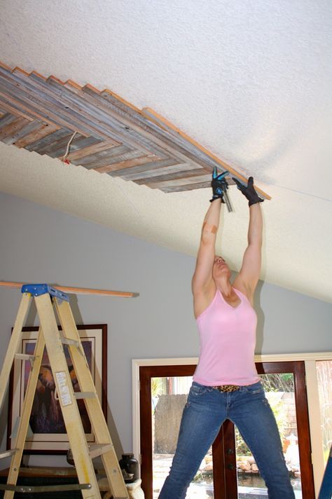 So I believe I mentioned a few weeks ago about wanting to try something different on our living room ceiling. It's vaulted and huge and so ... Pattern Ceiling, Master Suite Remodel, Light Wood Bed, Wood Box Centerpiece, Molding Ceiling, Light Wood Kitchens, Diy Pallet Wall, Herringbone Wall, Herringbone Wood